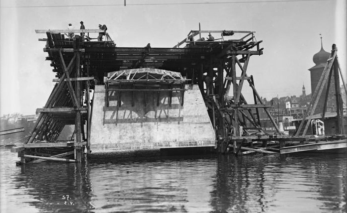 2,Stavba Jiráskova mostu, 2. 5. 1929