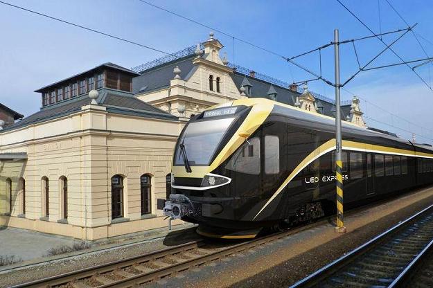 Pociąg FLIRT (szwajcarskiej firmy Stadler Rail) należący do LEO Express