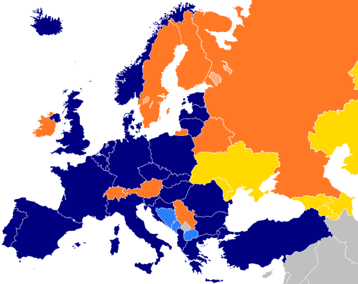 Członkowie NATO zaznaczeni kolorem granatowym. 